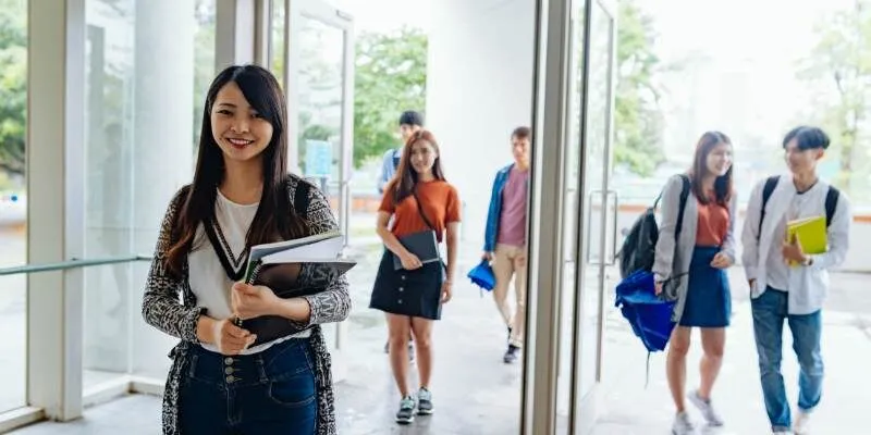 du-hoc-han-quoc-chi-phi-thap