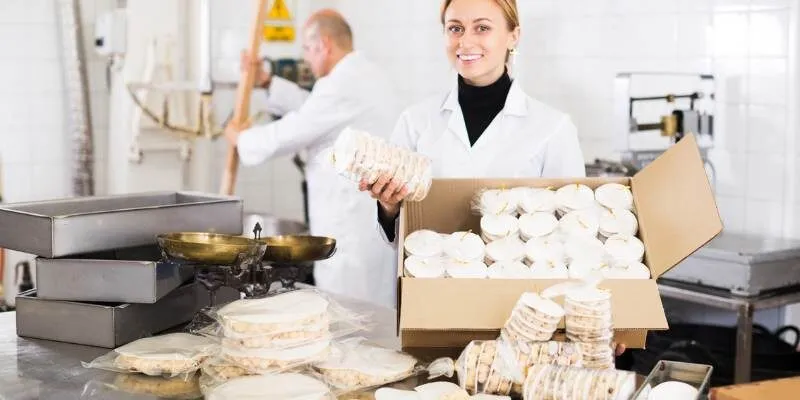 tuyen-nu-lam-thuc-pham-tai-dao-vien-dai-loan-3